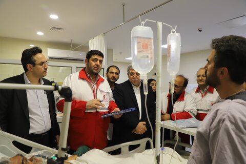 عیادت رئیس سازمان بهزیستی کشور از مصدومان حادثه بندر شهید رجایی