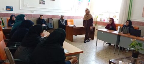 به مناسبت روز ملی جمعیت برگزاری دوره آموزشی مهارتهای زندگی در شهرستان طالقان