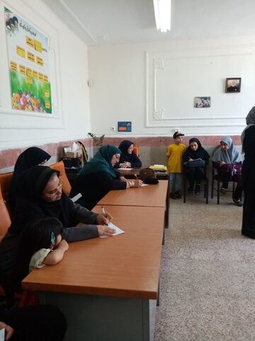 به مناسبت روز ملی جمعیت برگزاری دوره آموزشی مهارتهای زندگی در شهرستان طالقان