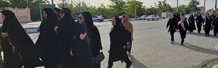 حضور رئیس و کارکنان بهزیستی پلدشت درهمایش پیاده‌روی بانوان به مناسبت هفته جمعیت