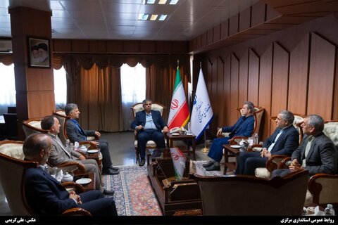 دیدار معاون سلامت اجتماعی سازمان بهزیستی کشور با استاندار مرکزی