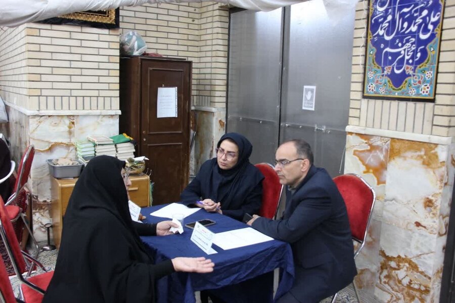 شمیرانات | برپایی میز خدمت -وفاق ملی در مصلی نماز جمعه بخش رودبارقصران