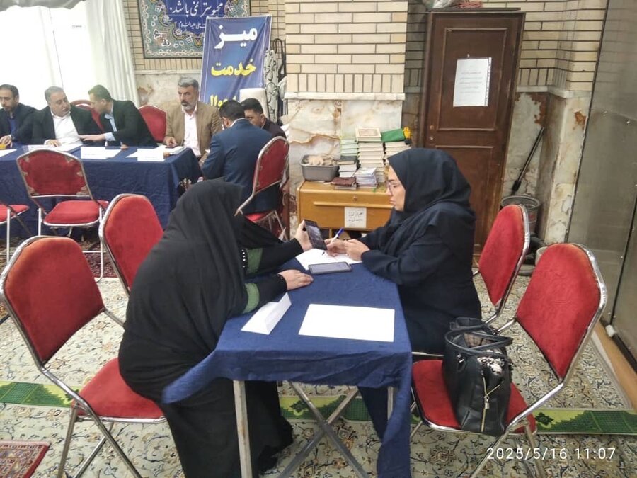 شمیرانات | برپایی میز خدمت -وفاق ملی در مصلی نماز جمعه بخش رودبارقصران