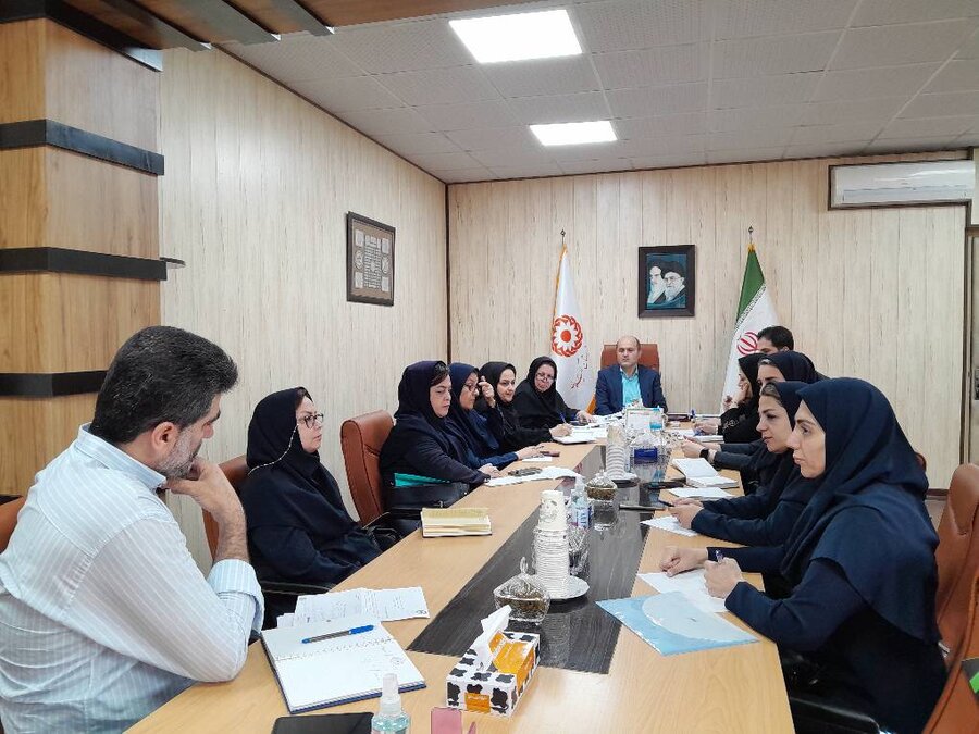   بررسی چالش ها و موانع مراکز اورژانس اجتماعی و  آسیب شهرستان رشت در ارایه خدمات