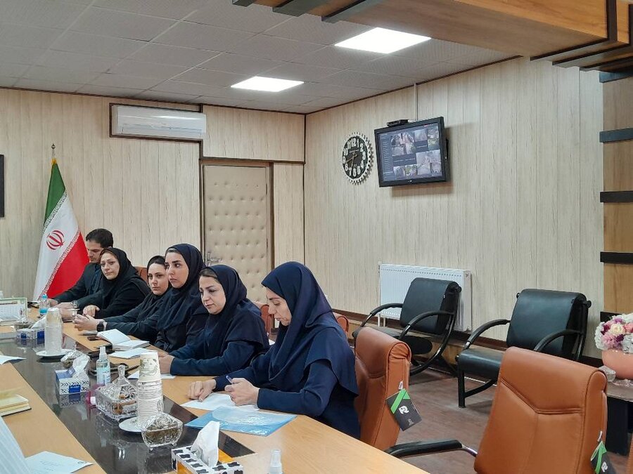 بررسی چالش و موانع مراکز اورژانس اجتماعی