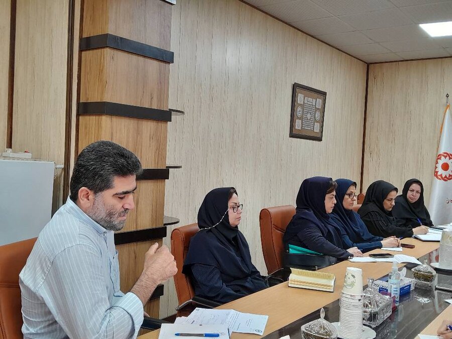 بررسی چالش و موانع مراکز اورژانس اجتماعی