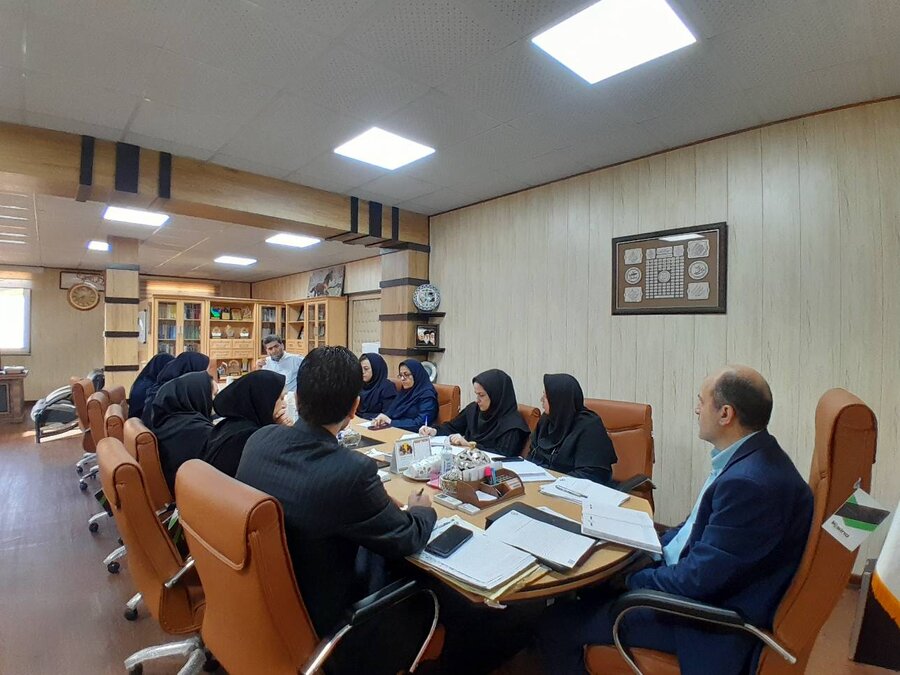 بررسی چالش و موانع مراکز اورژانس اجتماعی