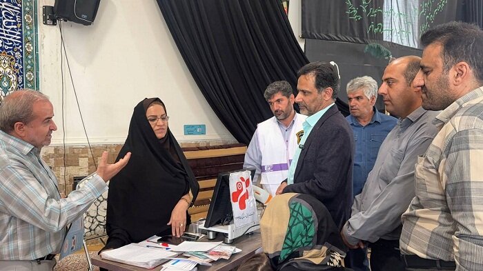 گلپایگان| کاروان سلامت به نام رئیس‌جمهور شهید با هدف ارائه خدمات به روستاهای شهرستان عازم شد