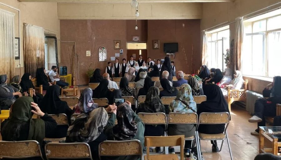 دیدار جمعی از کودکان کرمانشاهی با سالمندان