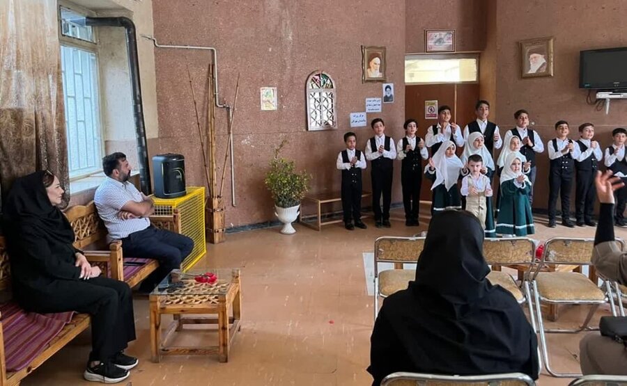 دیدار جمعی از کودکان کرمانشاهی با سالمندان