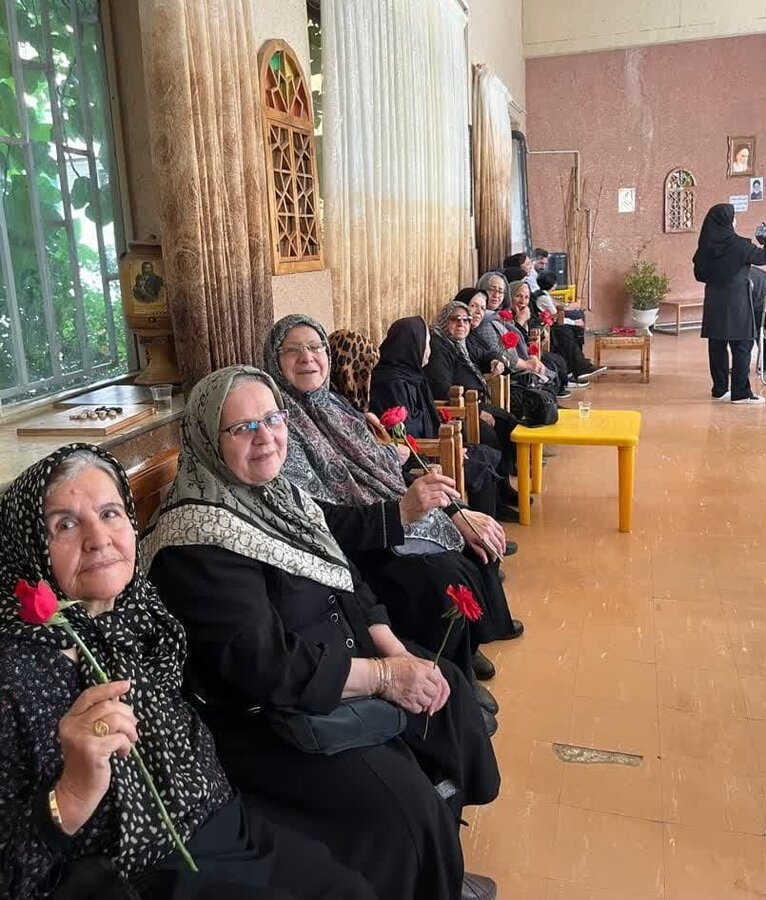 دیدار جمعی از کودکان کرمانشاهی با سالمندان