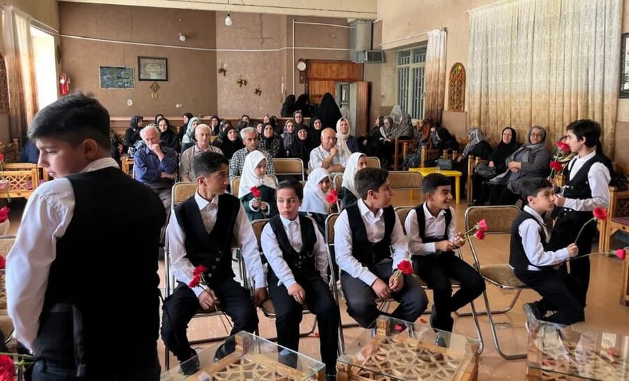 دیدار جمعی از کودکان کرمانشاهی با سالمندان