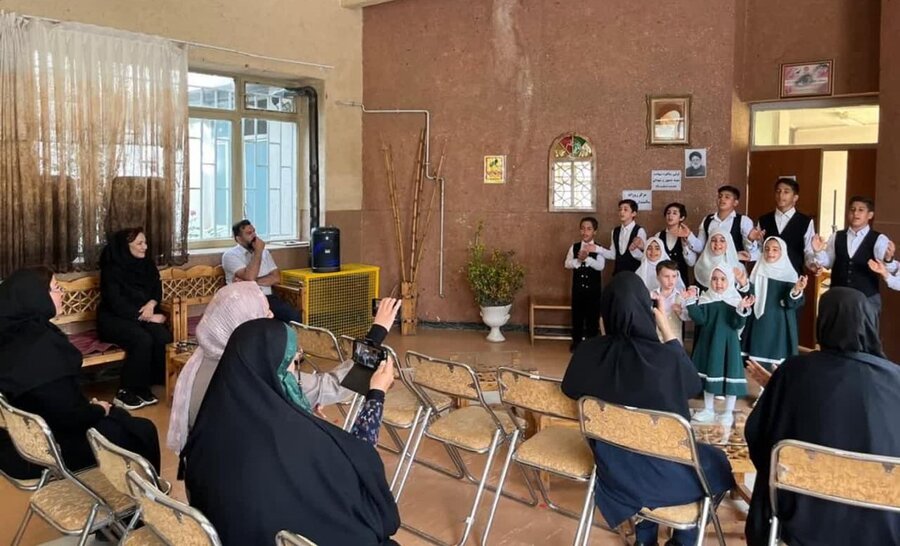 دیدار جمعی از کودکان کرمانشاهی با سالمندان