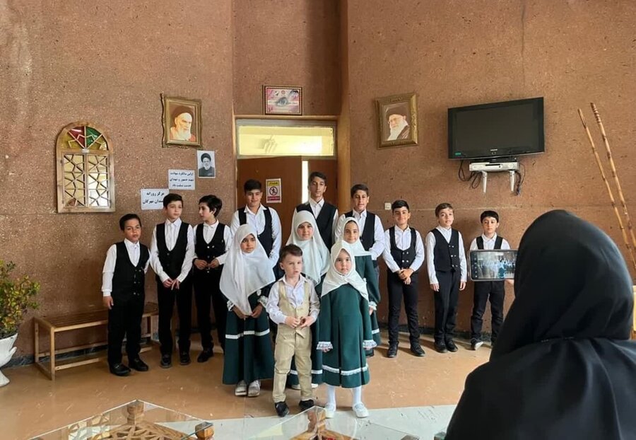 دیدار جمعی از کودکان کرمانشاهی با سالمندان