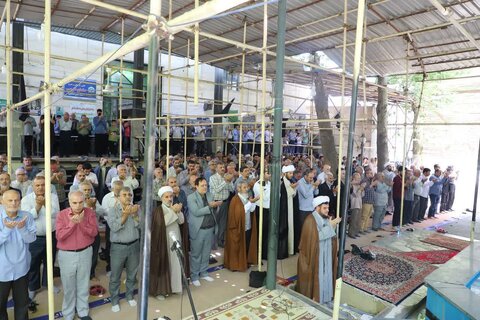 برگزاری میز خدمت و سخنرانی پیش از خطبه‌ مدیر بهزیستی شهرستان کرج در نماز جمعه کمالشهر