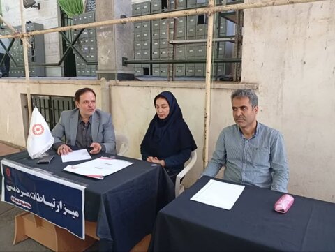 برگزاری میز خدمت و سخنرانی پیش از خطبه‌ مدیر بهزیستی شهرستان کرج در نماز جمعه کمالشهر
