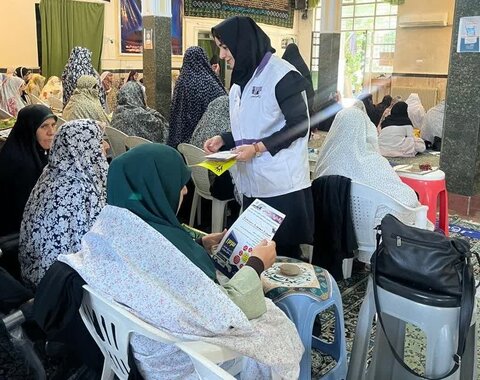 حضور تیم اورژانس اجتماعی نجات بهزیستی شهرستان در نماز جمعه کمالشهر