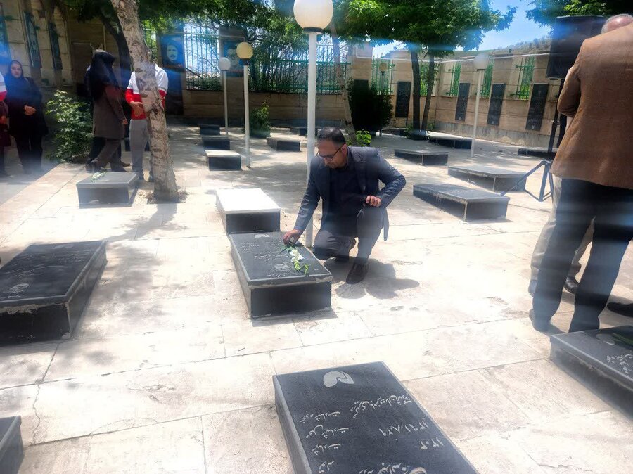 دیواندره | غبارروبی مزار شهدا به مناسبت چله خدمت