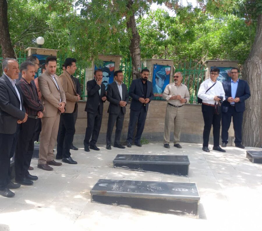 دیواندره | غبارروبی مزار شهدا به مناسبت چله خدمت