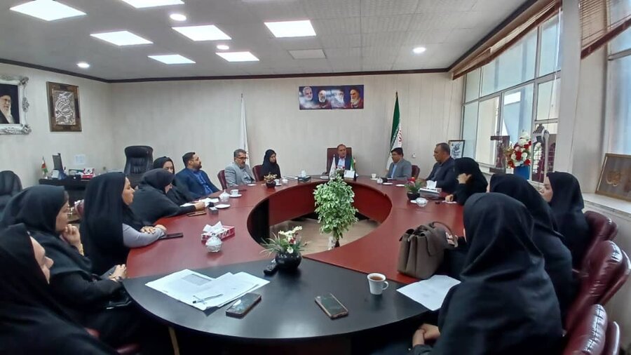 نشست تخصصی کارکنان و کارشناسان حوزه سلامت اجتماعی و اداره فوریت ها با سرپرست اداره کل بهزیستی استان