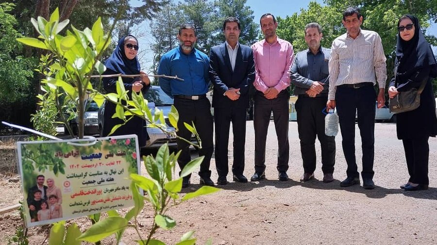 🔸لرستان[] غرس نهال به یاد مادران باردار و دارای فرزندان نو رسیده بمناسبت هفته ملی جمعیت
