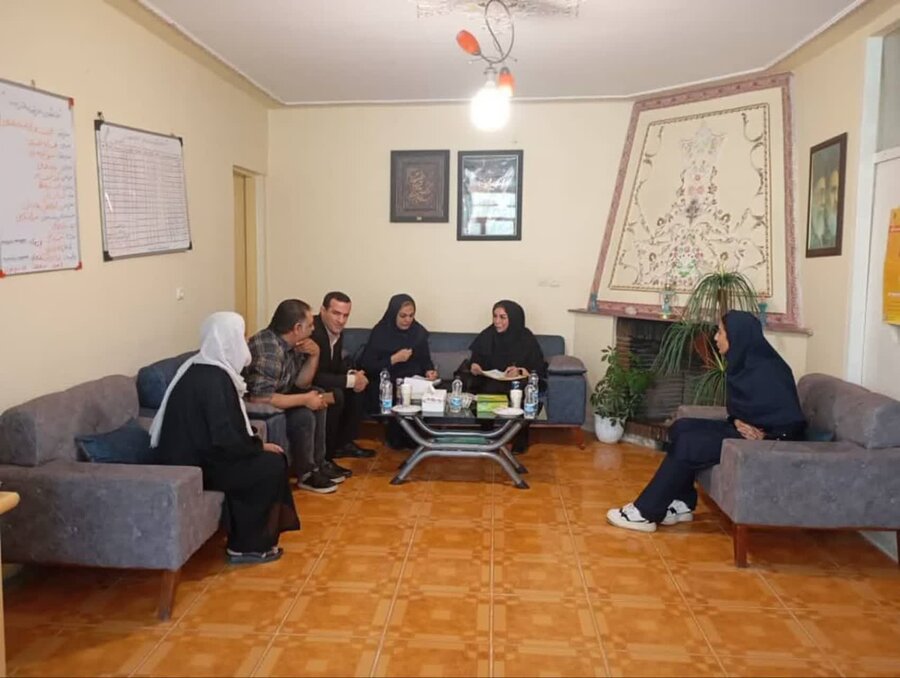 بازدید سرزده کارشناس دفتر مراکز اقامتی بهزیستی کشور از کمپ راه روشنایی اقاقیا