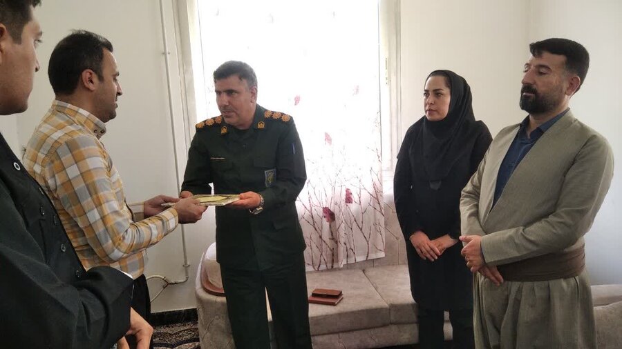 سروآباد | بازدید مسئولان از خانواده‌های معظم شهدا و مددجویان نهادهای حمایتی