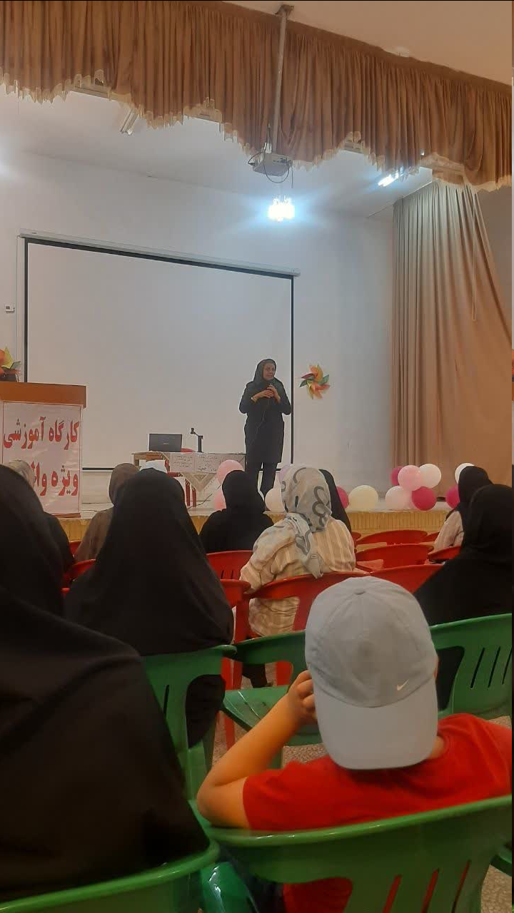 کارگاه آموزشی آمادگی های پیش از ازدواج در رزن برگزار شد