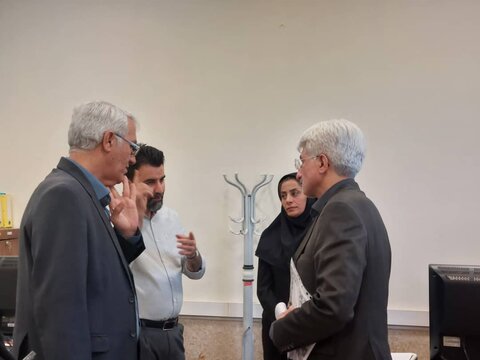 جلسه مدیر کل بهزیستی فارس با رئیس مجتمع قضایی حمایتی شوق زندگی شیراز