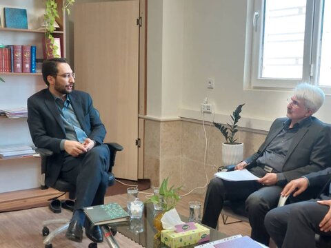 جلسه مدیر کل بهزیستی فارس با رئیس مجتمع قضایی حمایتی شوق زندگی شیراز