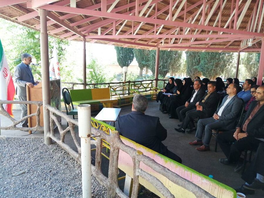 خراسان جنوبی-با حضور معاون توسعه مدیریت و منابع بهزیستی استان، مدیران دفاتر حراست، بازرسی، گزینش و روابط‌ عمومی گردهمایی رابطین شهرستانی ذیل حوزه مدیریت در اردوگاه شهید بهشتی نوفرست بیرجند در حال برگز