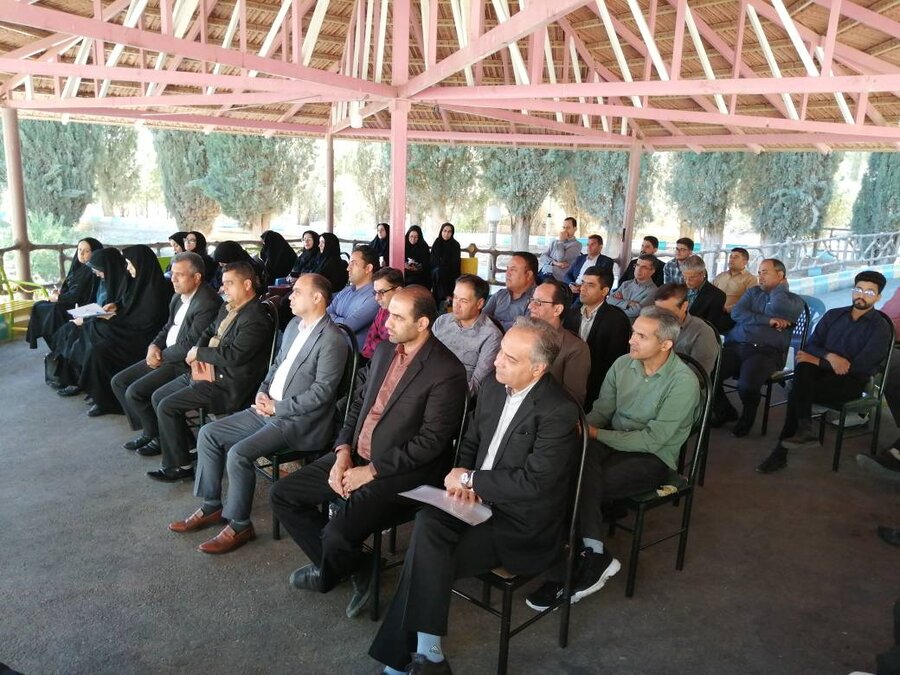 خراسان جنوبی-با حضور معاون توسعه مدیریت و منابع بهزیستی استان، مدیران دفاتر حراست، بازرسی، گزینش و روابط‌ عمومی گردهمایی رابطین شهرستانی ذیل حوزه مدیریت در اردوگاه شهید بهشتی نوفرست بیرجند در حال برگز