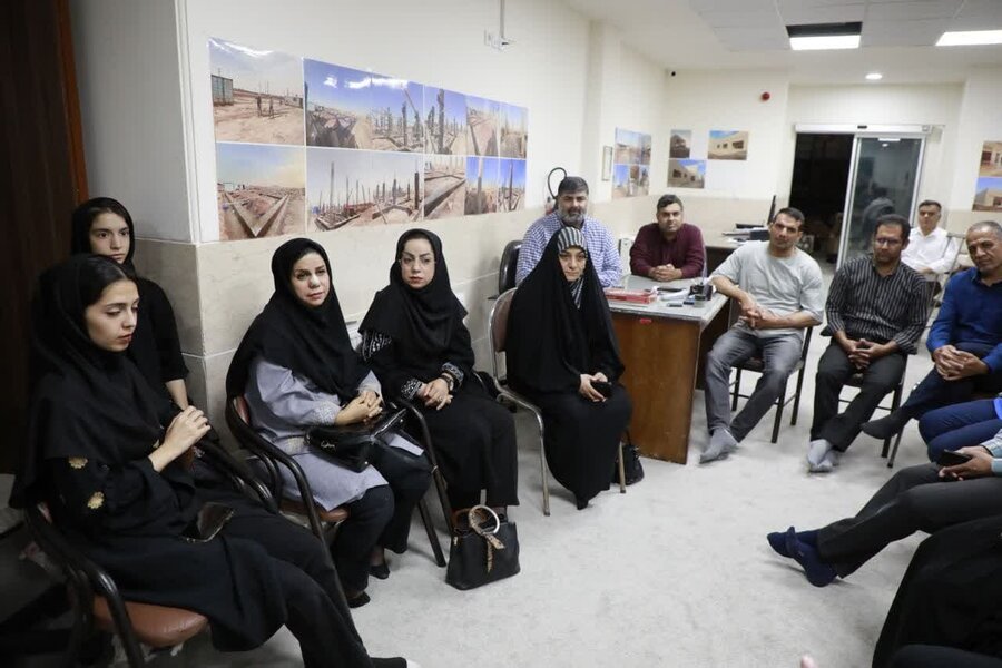 نشست انجمن حمایت از معلولین شهرستان اردکان با حضور مدیرکل بهزیستی استان