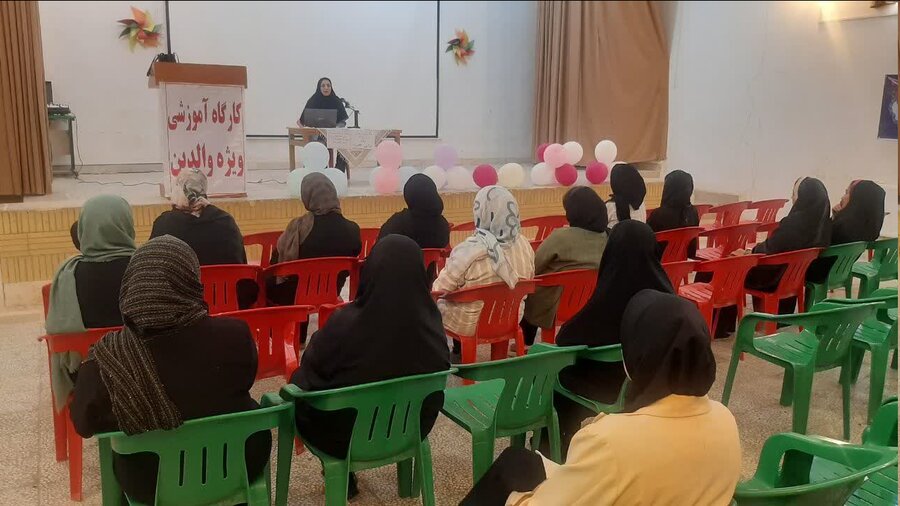  کارگاه آموزشی آمادگی های پیش از ازدواج در رزن برگزار شد