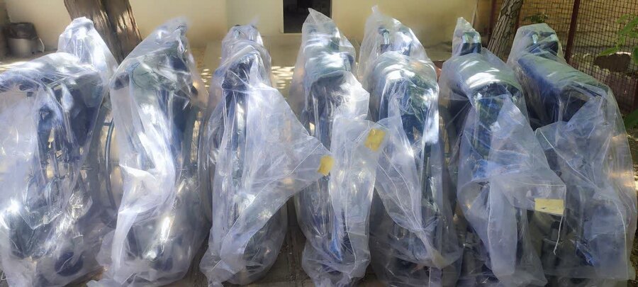 اهدای ۷ دستگاه ویلچر به مددجویان بهزیستی توسط خیر سنندجی