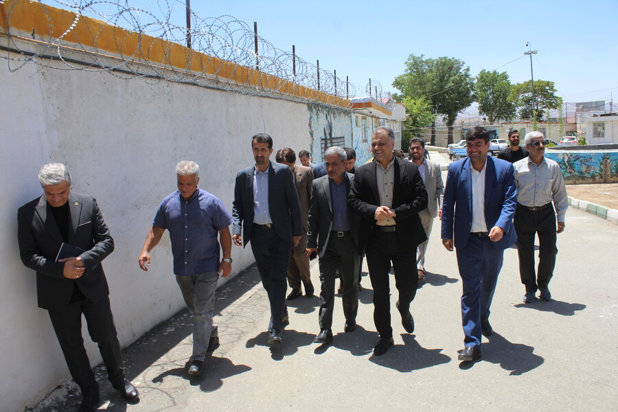 بازدید نماینده مجلس در شورای اسلامی از کمپ ماده ۱۶
