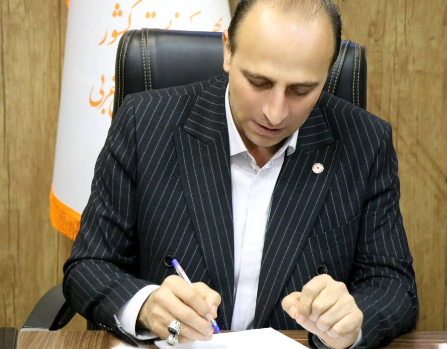 پیام تسلیت مدیر کل بهزیستی آذربایجان غربی بمناسبت ارتحال امام راحل و قیام ۱۵ خرداد