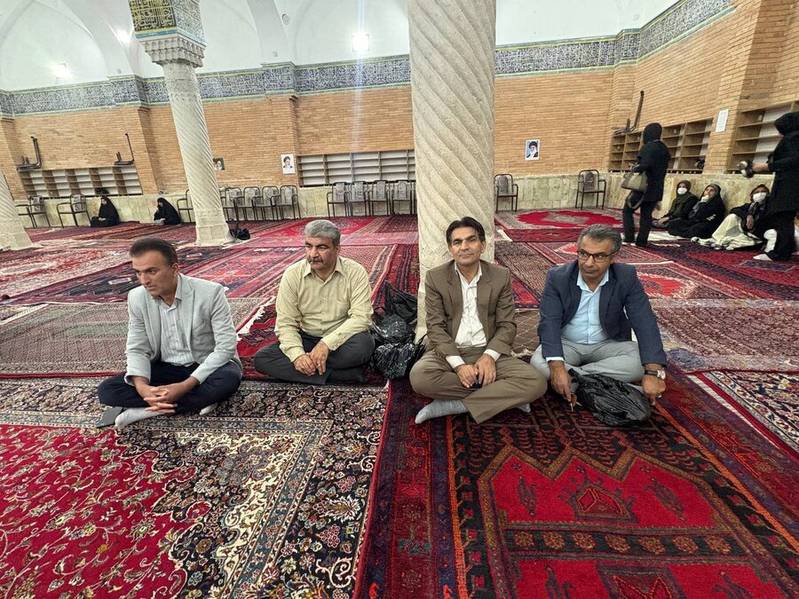 حضور کارکنان بهزیستی کردستان در مراسم سالگرد ارتحال امام خمینی (ره)