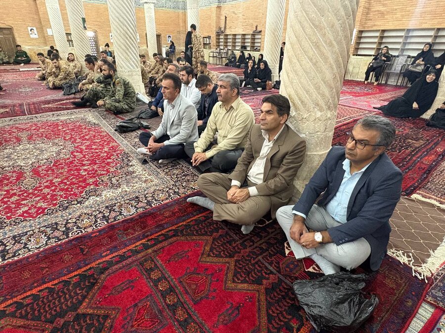 حضور کارکنان بهزیستی کردستان در مراسم سالگرد ارتحال امام خمینی (ره)