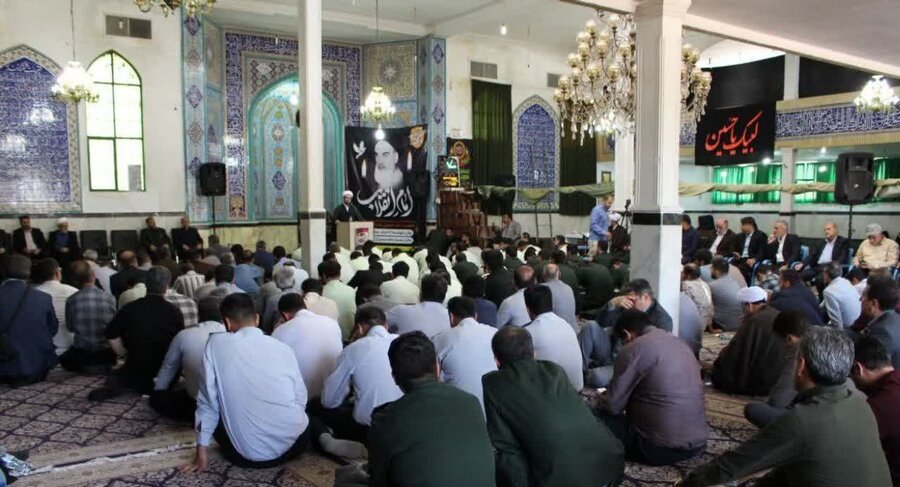 اسلامشهر | حضور ریاست بهزیستی و پرسنل در آیین بزرگداشت سالروز ارتحال امام خمینی (ره)