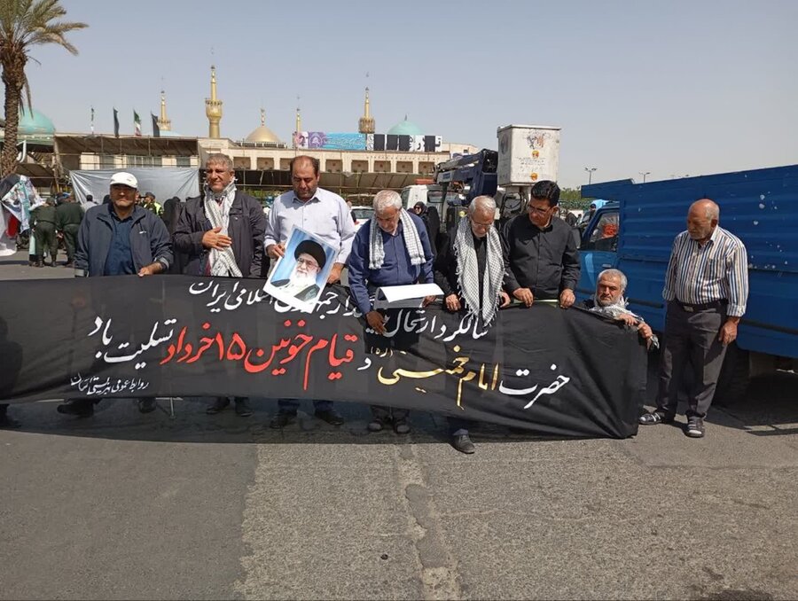 حضور کارکنان بهزیستی آذربایجان شرقی در مرقد مطهر بنیان‌گذار کبیر انقلاب اسلامی 