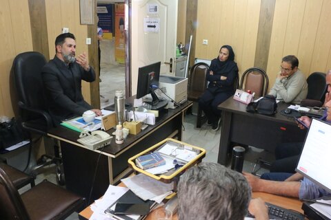 بازدید سرزده مدیرکل از میز خدمت اداره بهزیستی شهرستان همدان