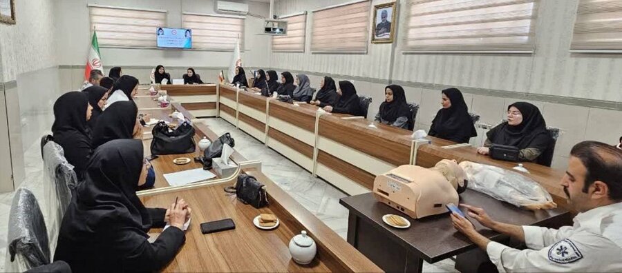 کارگاه آموزشی تغذیه مناسب برای کارکنان اداره و مراکز بهزیستی شاهین دژ