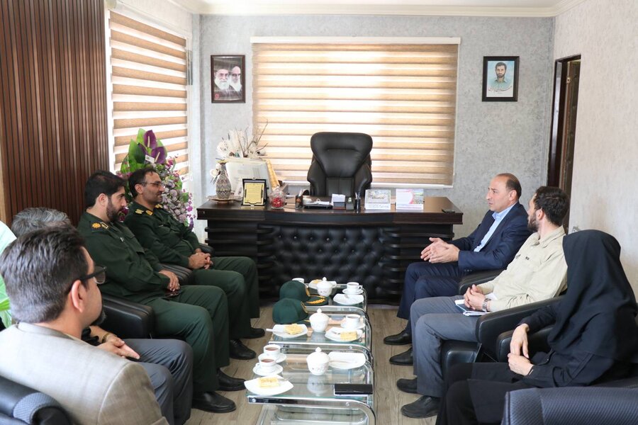 اهدای ۵ دستگاه ویلچر برقی به توانخواهان ارومیه با مشارکت سپاه پاسداران و بهزیستی استان