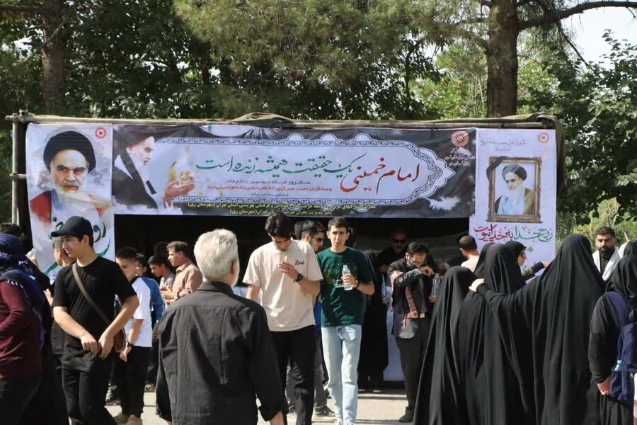 شهرری | هم‌دلی در مسیر نور، برپایی ایستگاه صلواتی و خدمات‌رسانی به  زائران مرقد مطهر امام (ره)