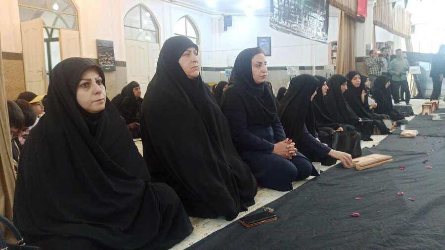 کامیاران | پرسنل بهزیستی در مراسم سالگرد ارتحال امام (ره) و ۱۵ خرداد حضور یافتند