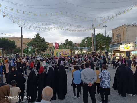 گزارش تصویری همدلی در دهه ولایت؛ بازدید مسئولان از دستاوردهای مددجویان نابینا و کم بینایان در جشنواره صنایع دستی اراک