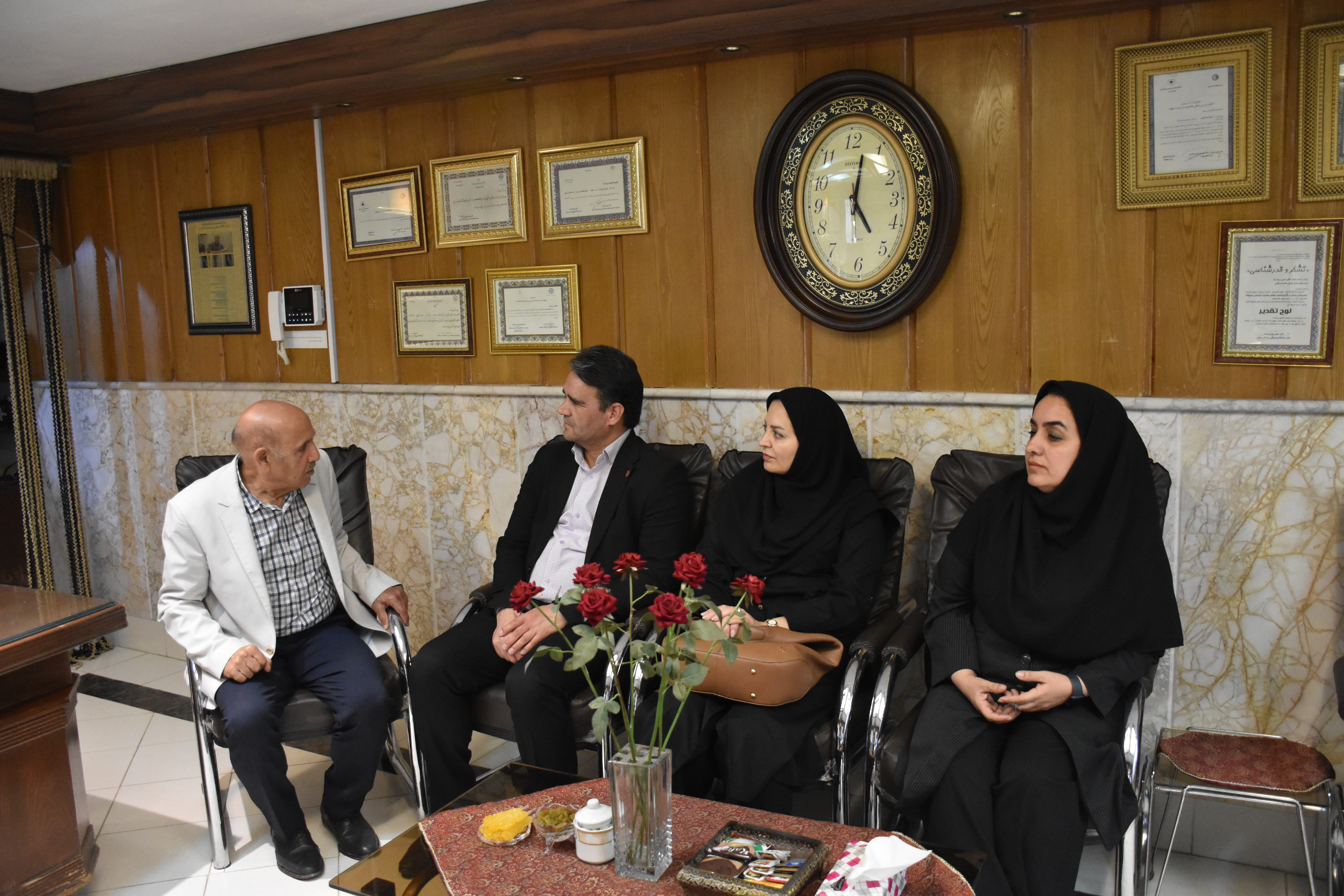 بازدید مدیرکل و معاون توانبخشی بهزیستی خراسان رضوی از مرکز سالمندان توس؛ تاکید بر ارتقاء کیفیت خدمات