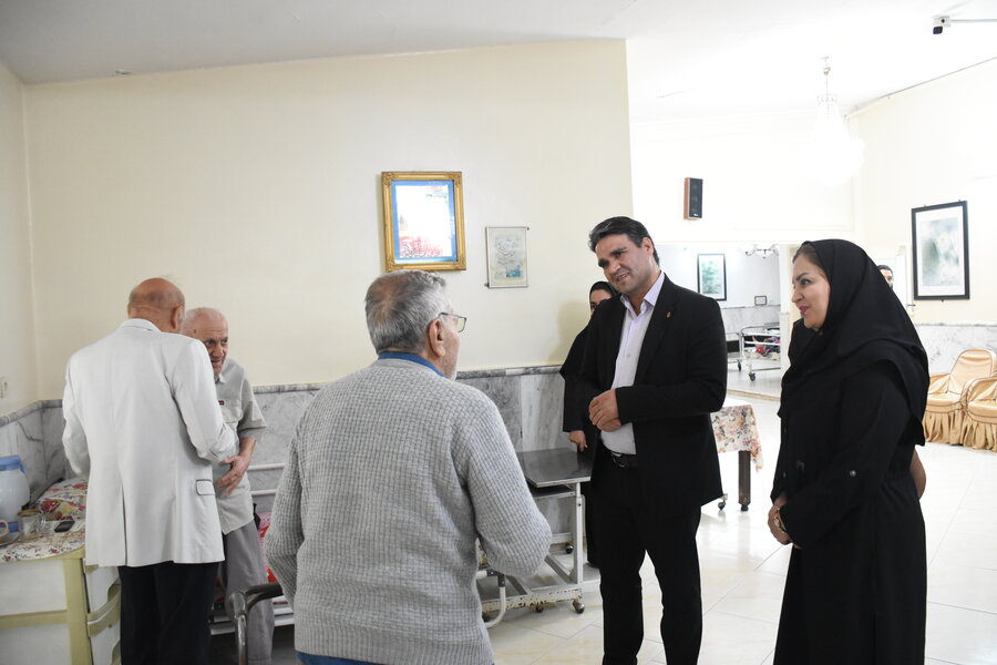 بازدید مدیرکل و معاون توانبخشی بهزیستی خراسان رضوی از مرکز سالمندان توس؛ تاکید بر ارتقاء کیفیت خدمات