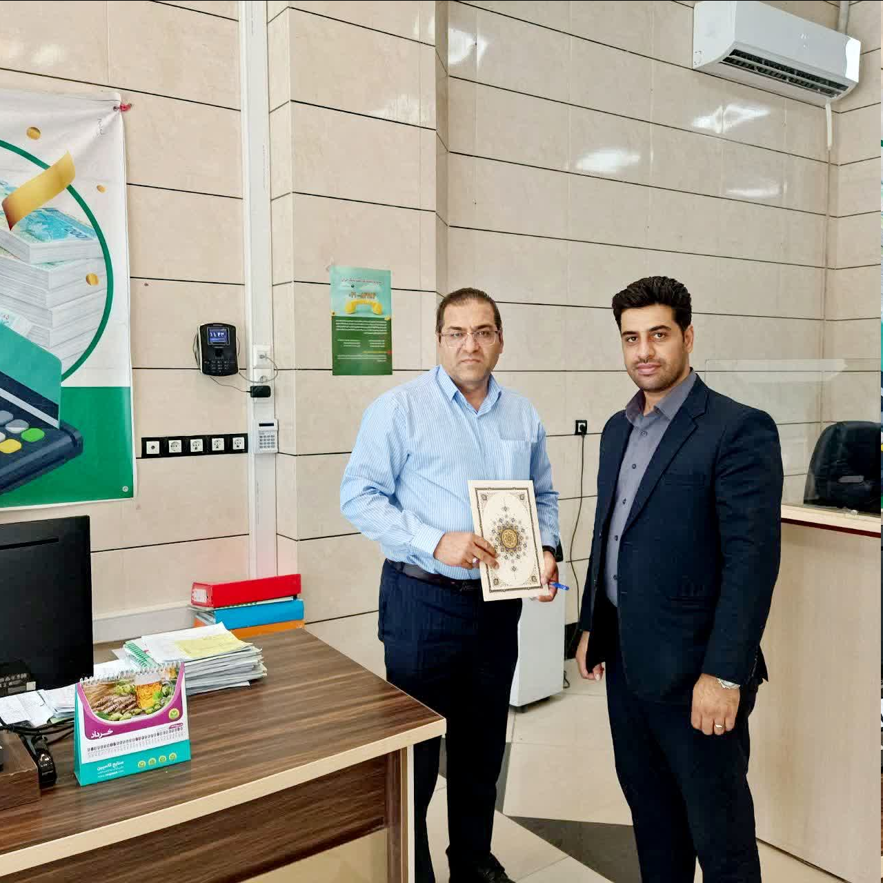 باحضور رئیس بهزیستی شهرستان نهاوند، از بانکهای عامل منتخب پرداخت کننده تسهیلات به مددجویان بهزیستی در سال گذشته، تقدیر بعمل آمد